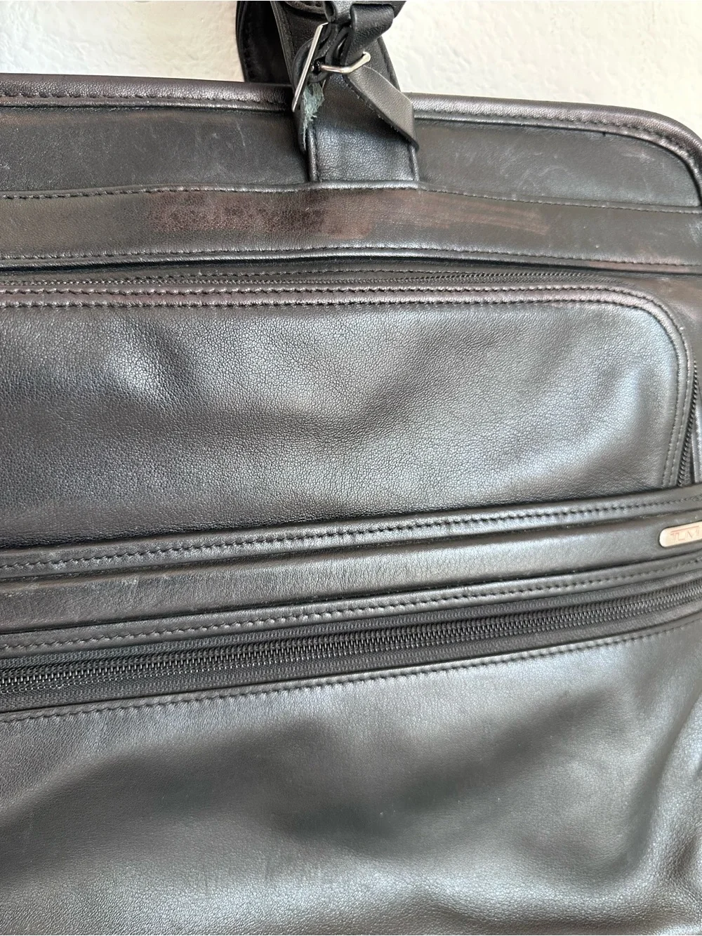 Tumi Alpha Leather Briefcase Travel Bag Black laptop preloved